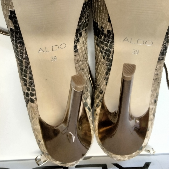 Shoes - Picture 2 of 4